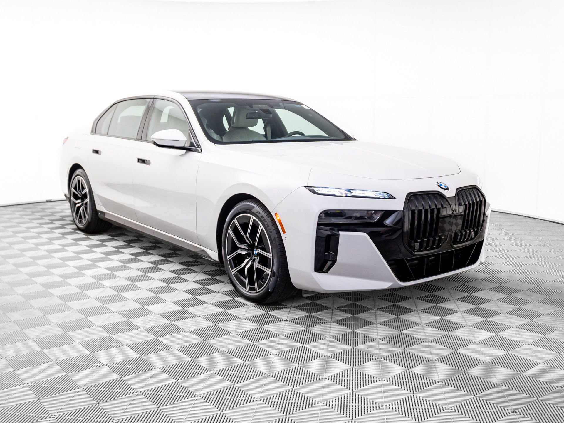 Certified 2024 BMW 760i xDrive image 8