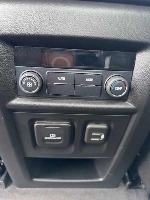 Used 2020 Chevrolet Traverse LT w/ LT Premium Package image 13