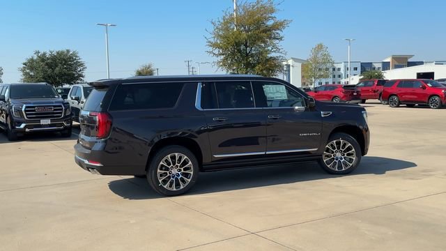 New 2026 GMC Yukon XL Denali w/ Denali Reserve Package image 9