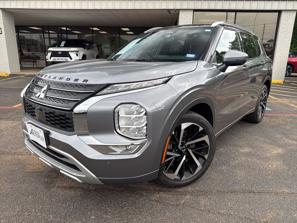 Used 2023 Mitsubishi Outlander SEL FWD image 1