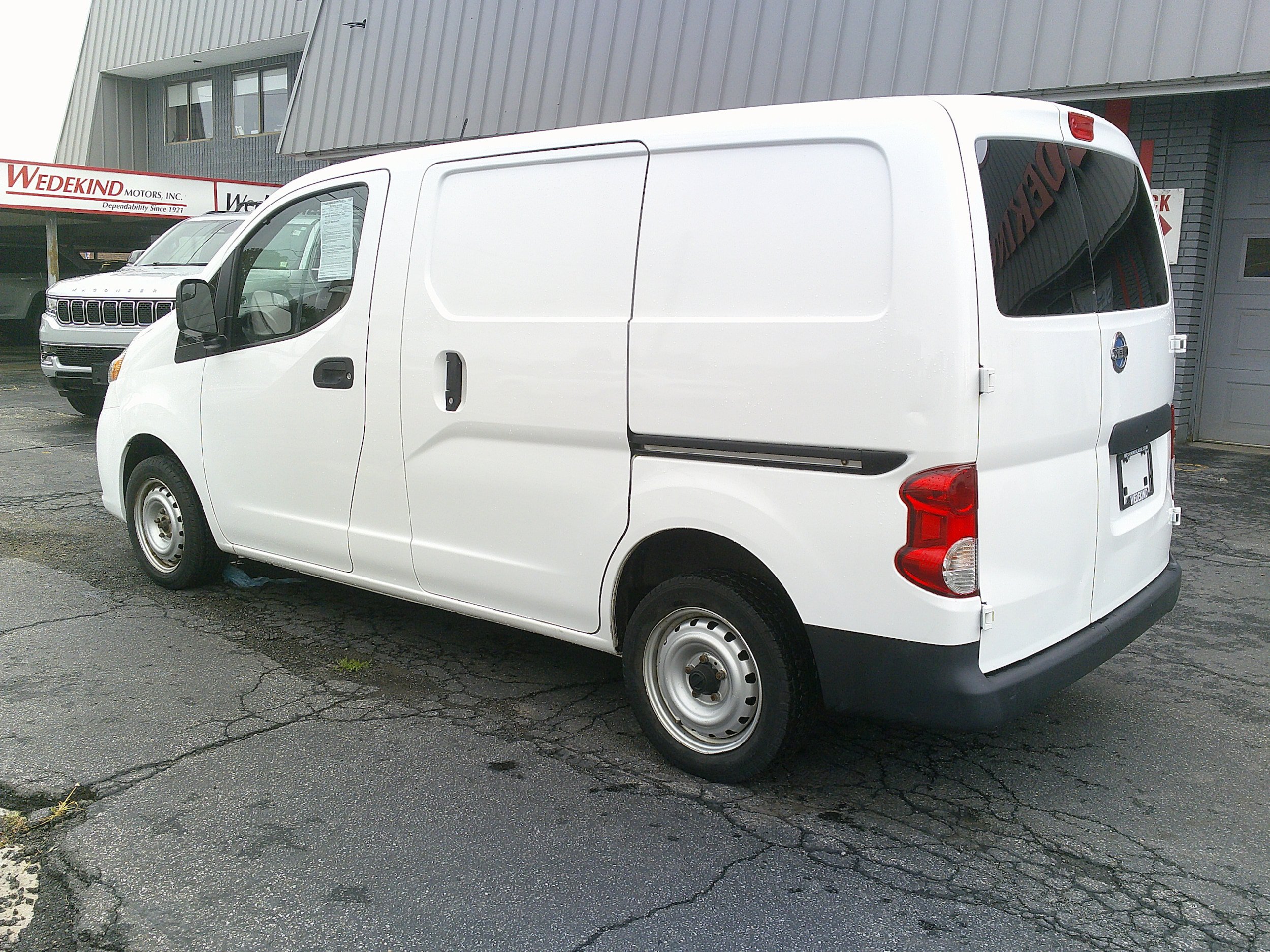 Used 2020 Nissan NV200 S w/ Sliding Glass Door Package FWD image 8