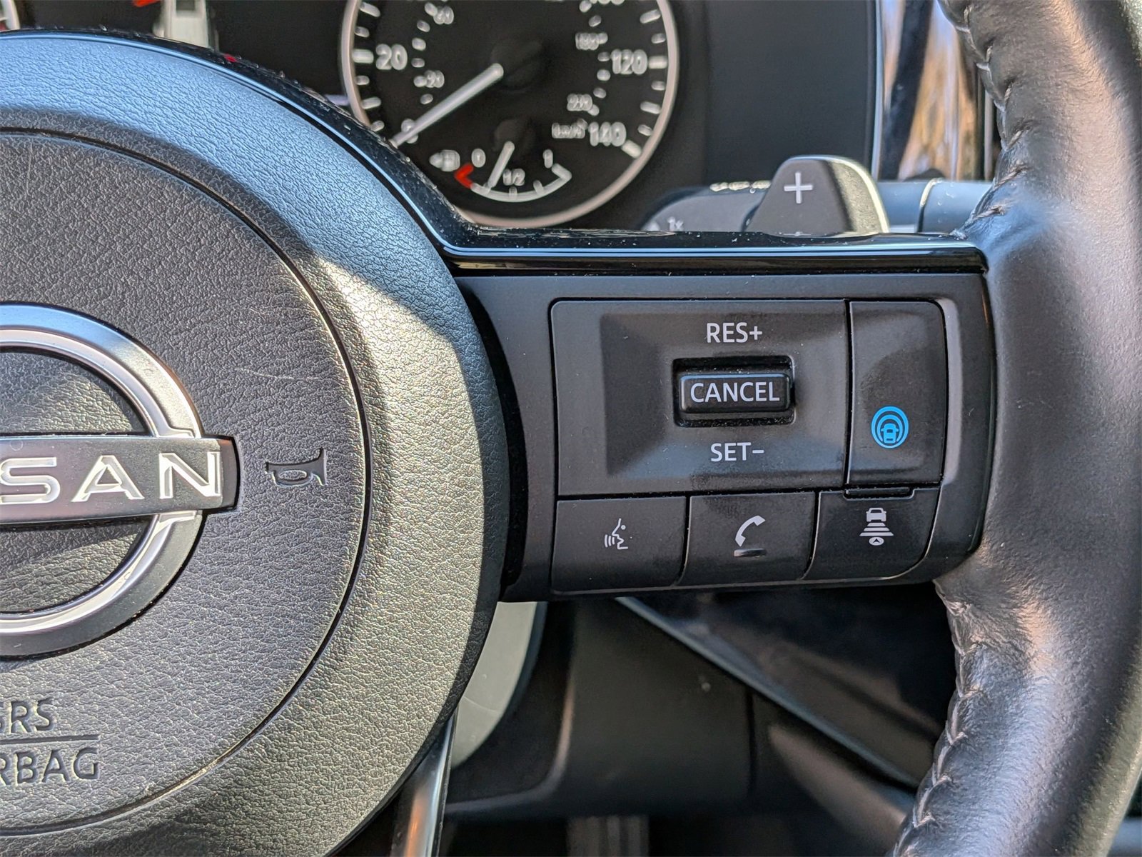 Used 2022 Nissan Pathfinder SL w/ SL Black Package image 25