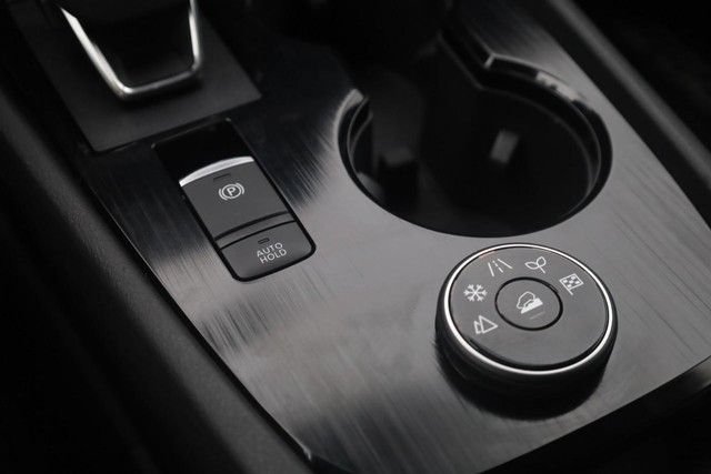 Certified 2025 Nissan Rogue SV AWD/4WD image 18