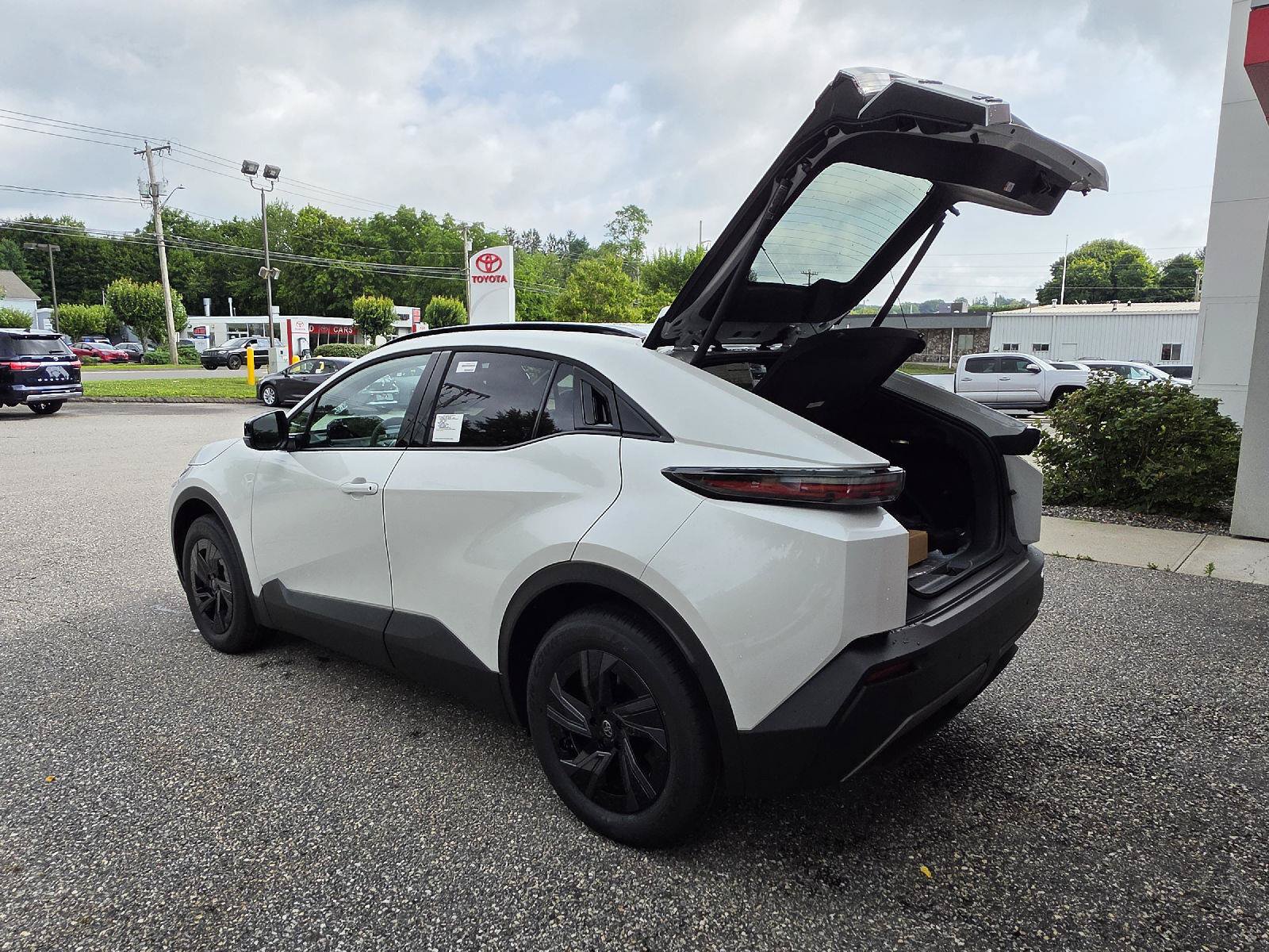 New 2026 Toyota C-HR AWD/4WD image 5