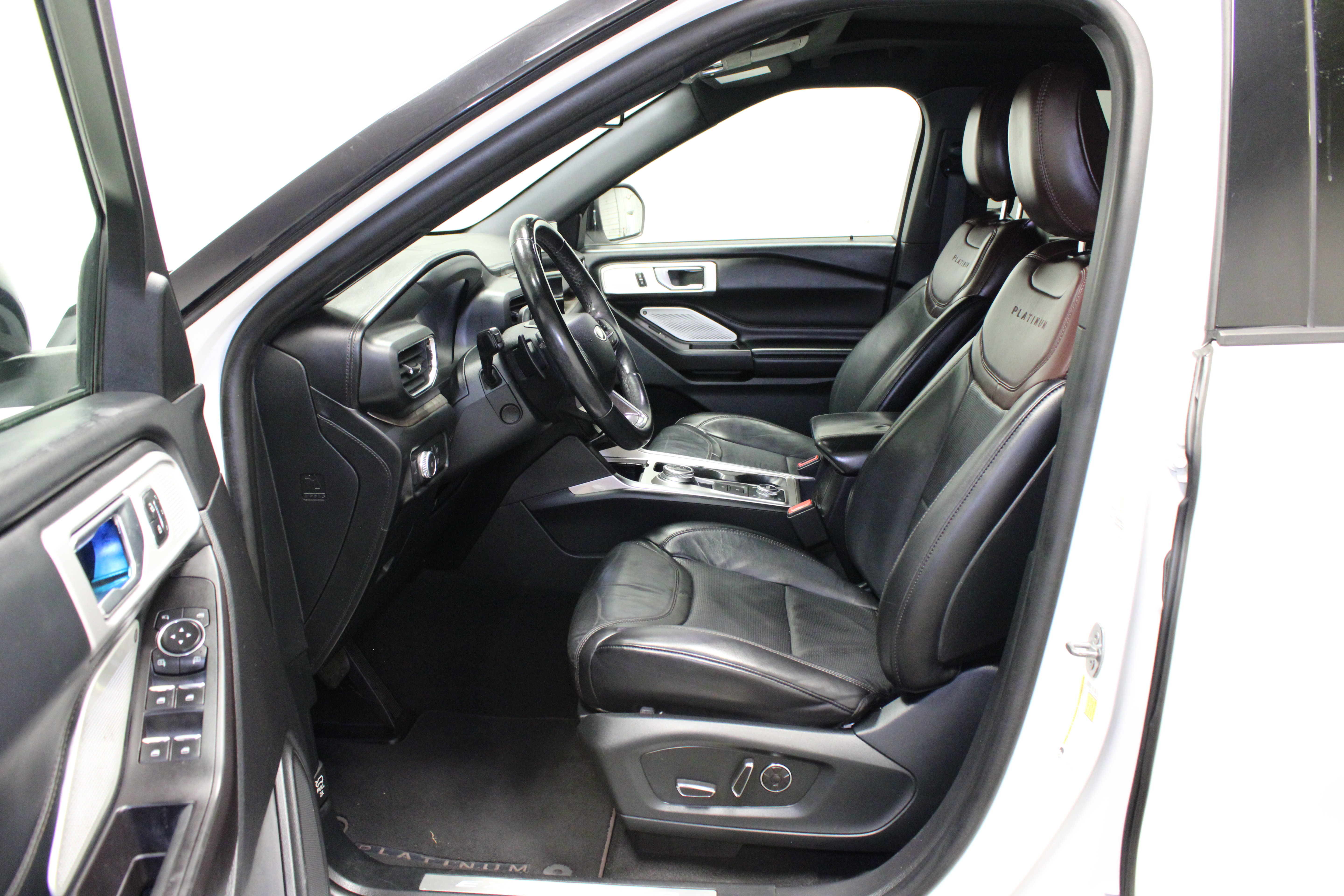 Used 2020 Ford Explorer Platinum w/ Premium Technology Package AWD/4WD image 20