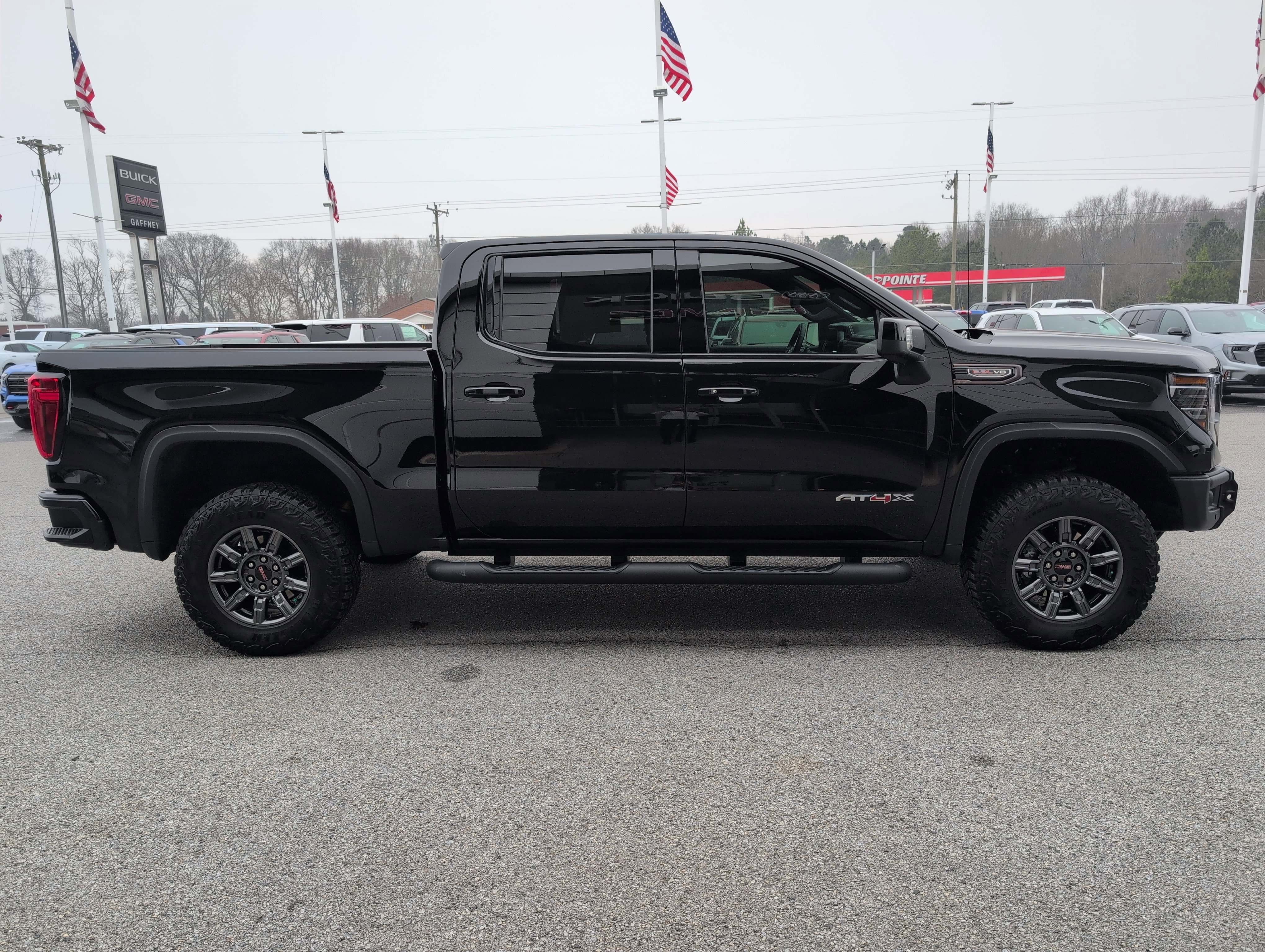 Used 2025 GMC Sierra 1500 AT4X image 4