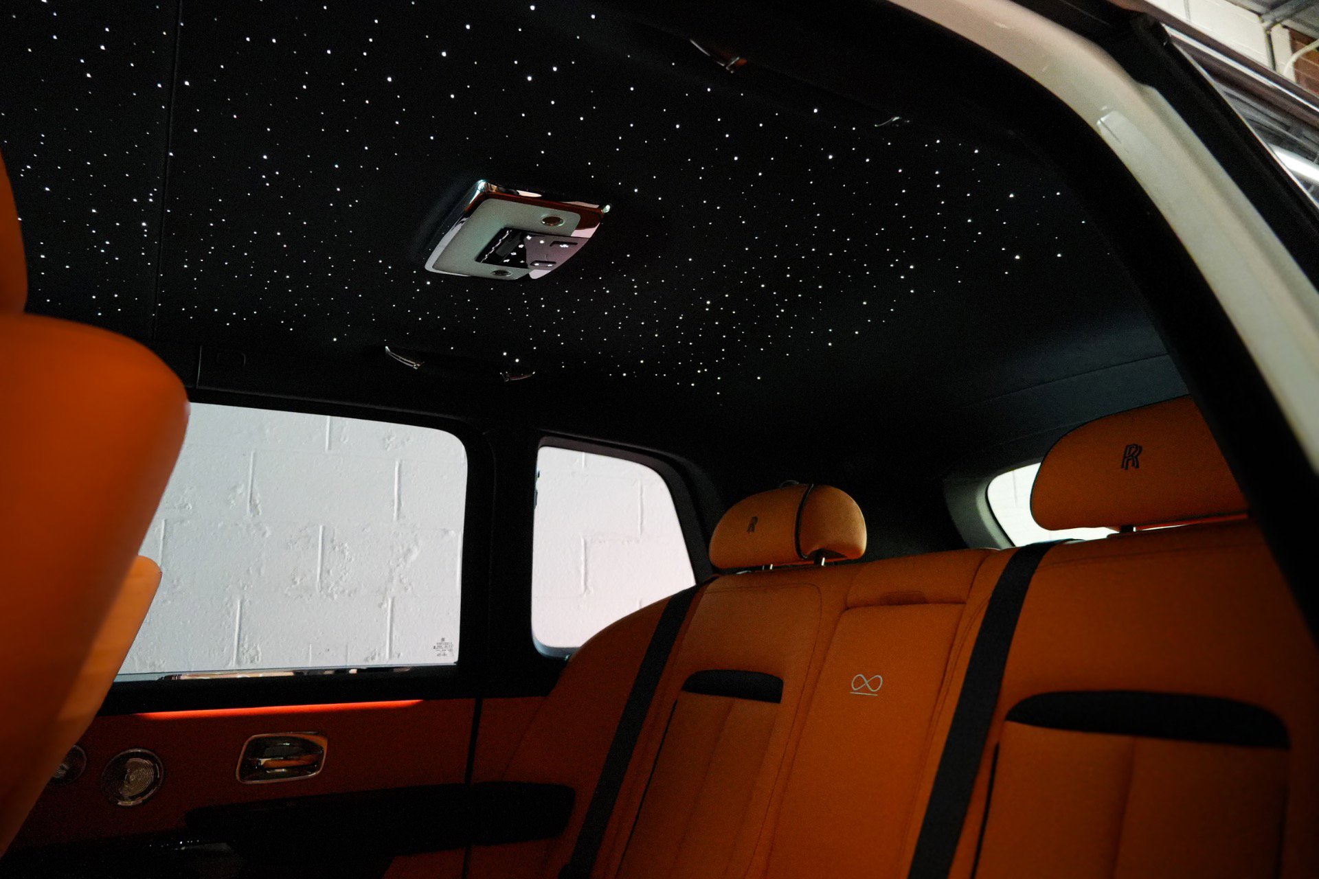 Used 2023 Rolls-Royce Cullinan Black Badge AWD/4WD image 31