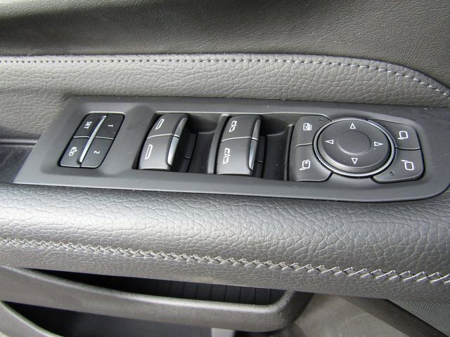 Used 2021 GMC Yukon Denali w/ Denali Premium Package AWD/4WD image 29