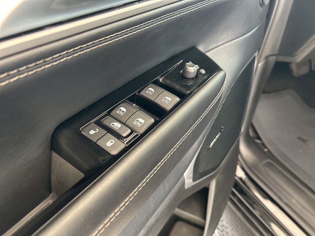 Used 2025 Jeep Wagoneer L Series II image 42