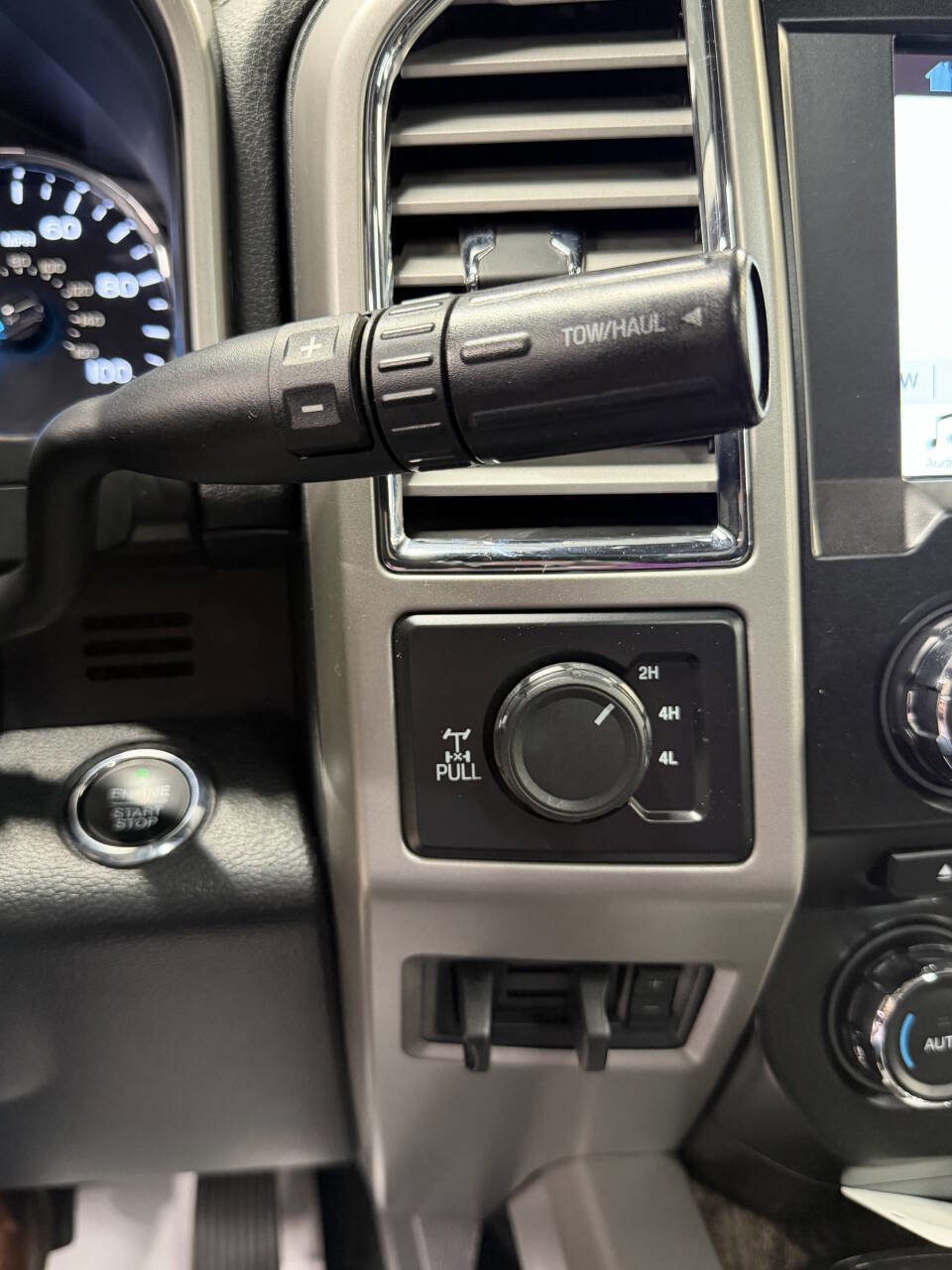 Used 2017 Ford F350 Lariat w/ Lariat Ultimate Package AWD/4WD image 26