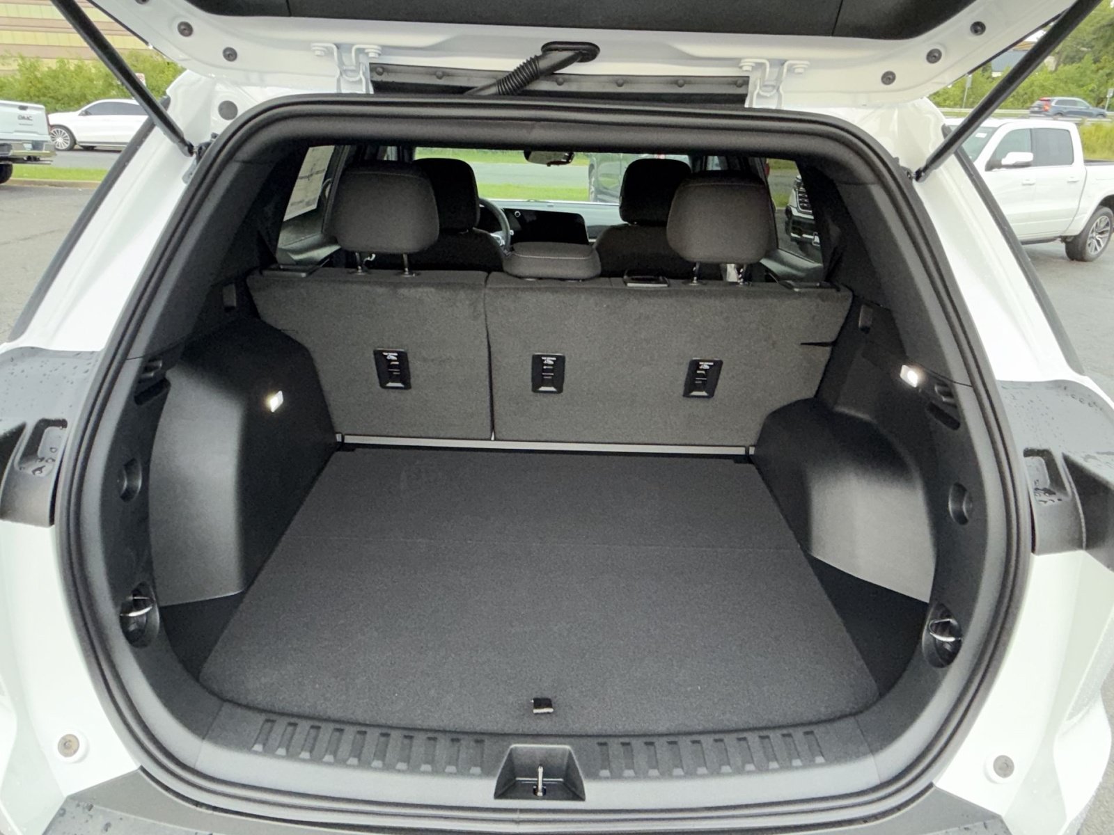 New 2027 Chevrolet Equinox LT w/ Safety and Technology Package AWD/4WD image 26