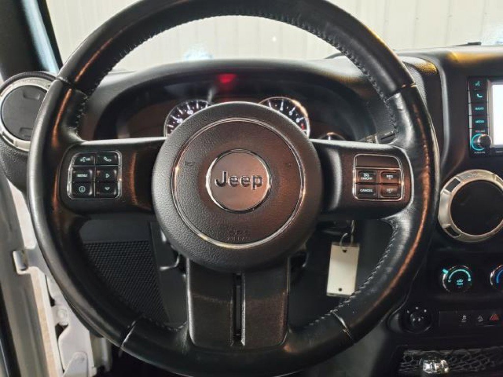 Used 2017 Jeep Wrangler Unlimited Sahara w/ Connectivity Group image 13