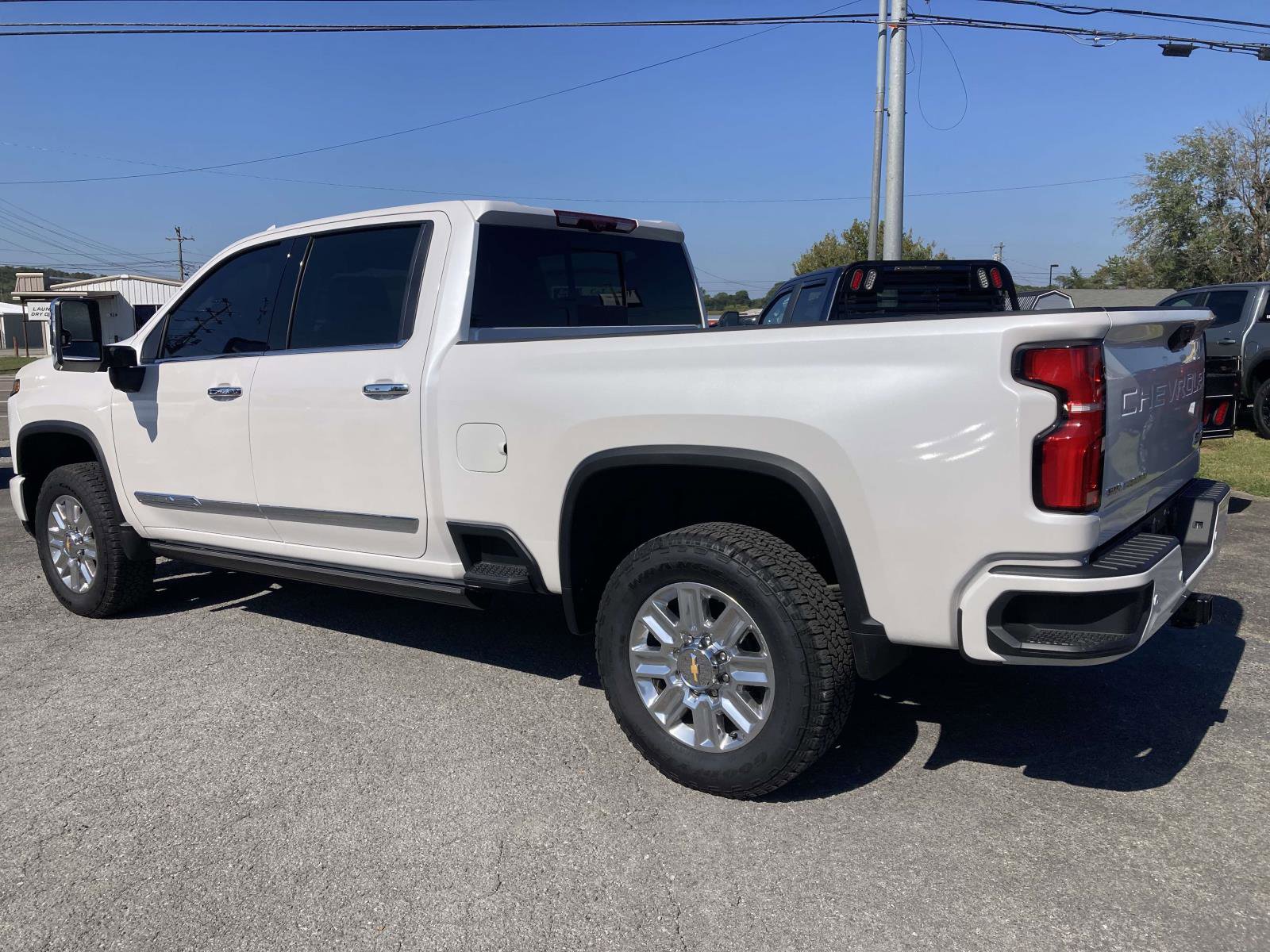 Used 2025 Chevrolet Silverado 2500 High Country w/ High Country Premium Package image 4