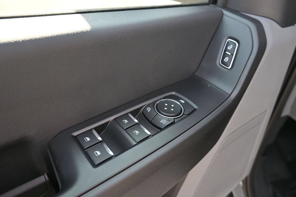 New 2026 Ford F550 4x4 Supercab Super Duty image 7