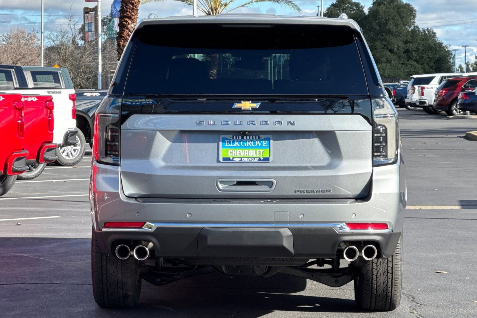 New 2026 Chevrolet Suburban Premier image 4