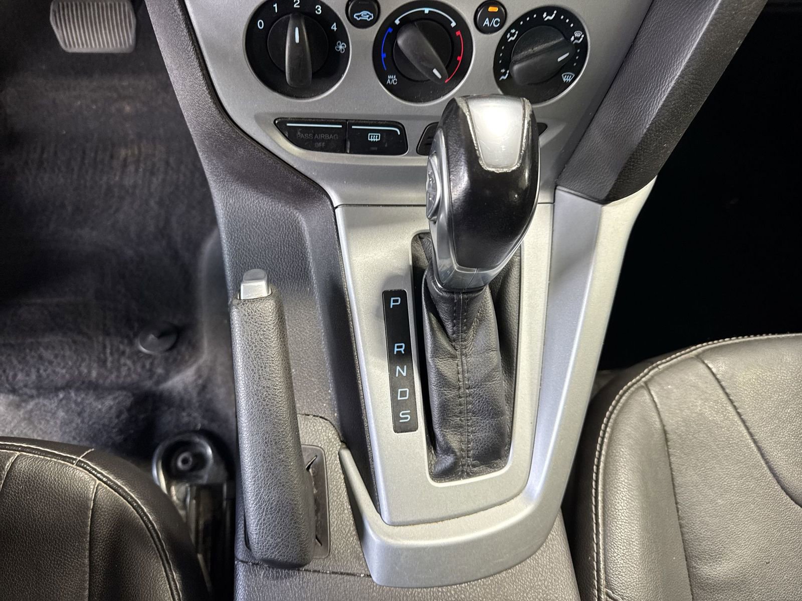 Used 2014 Ford Focus SE w/ Equipment Group 201A FWD image 23