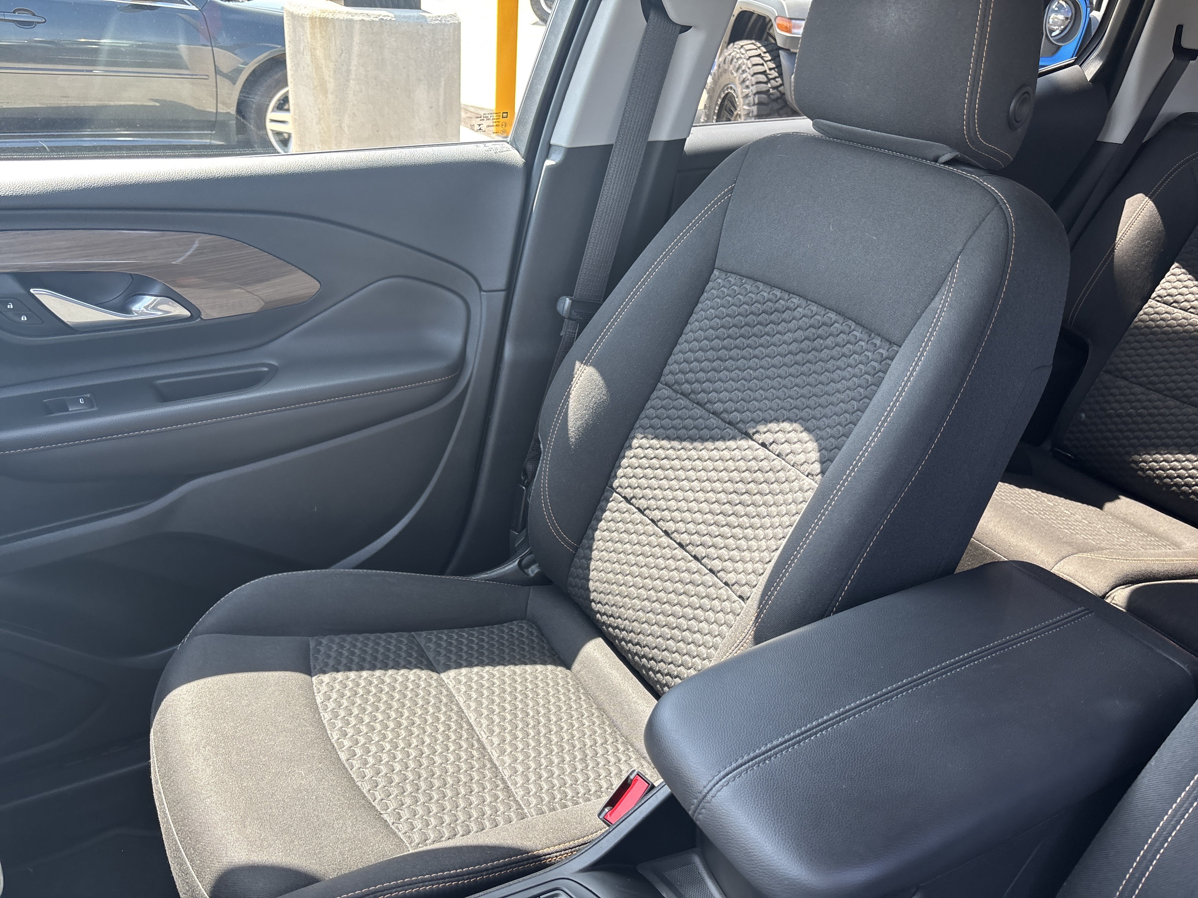 Used 2020 GMC Terrain SLE w/ Driver Convenience Package FWD image 25