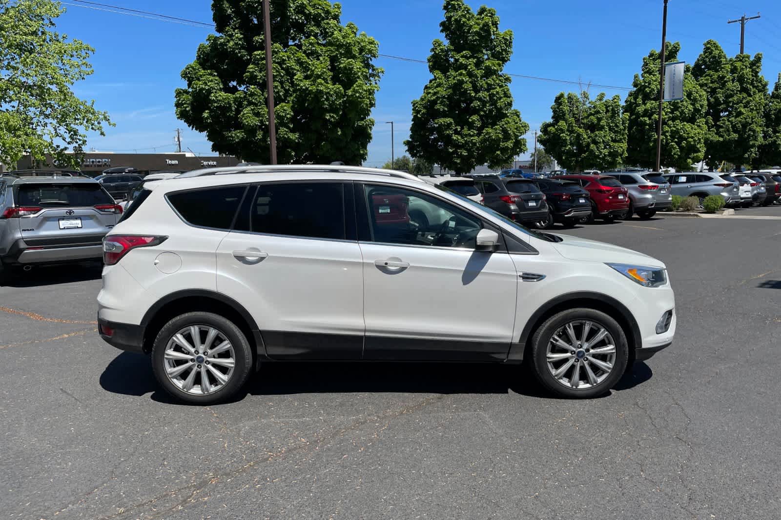 Used 2017 Ford Escape Titanium w/ Canadian Touring Package AWD/4WD image 6