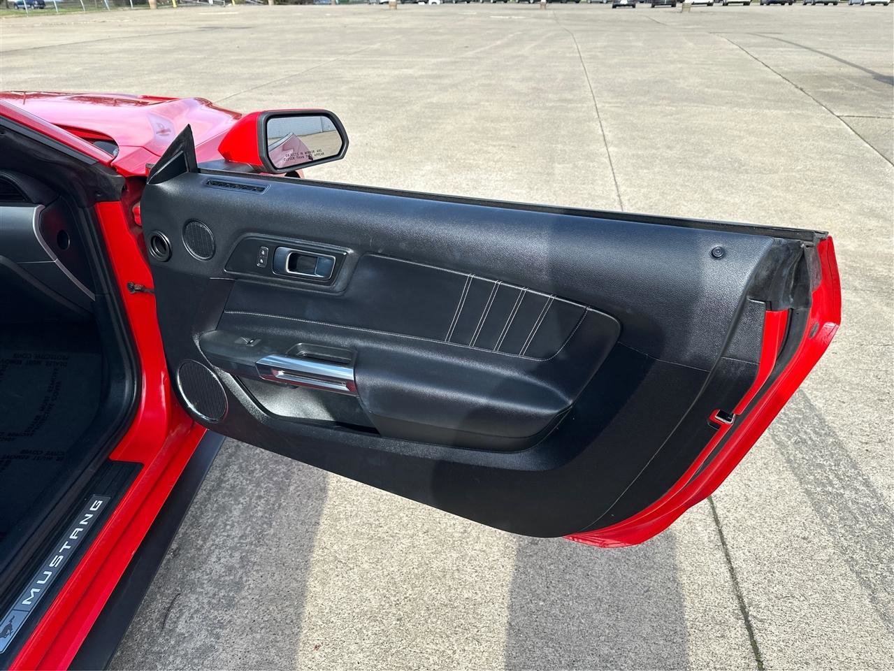 Used 2022 Ford Mustang Premium image 21