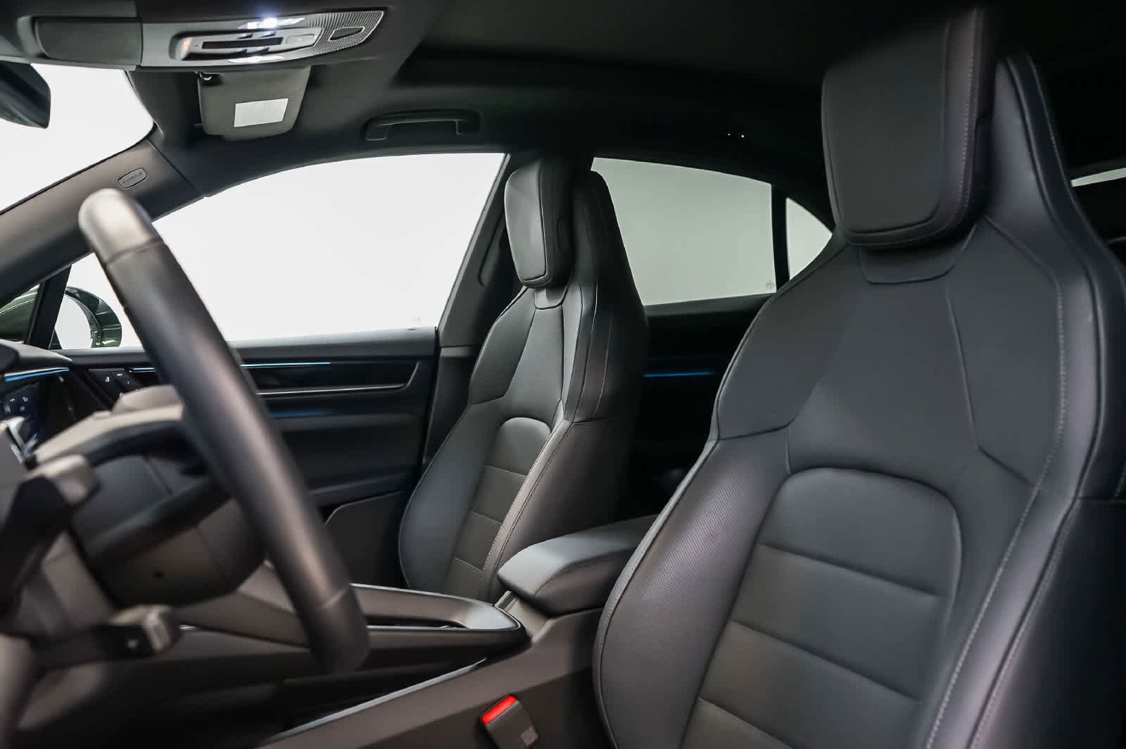 Certified 2026 Porsche Macan Electric RWD image 5