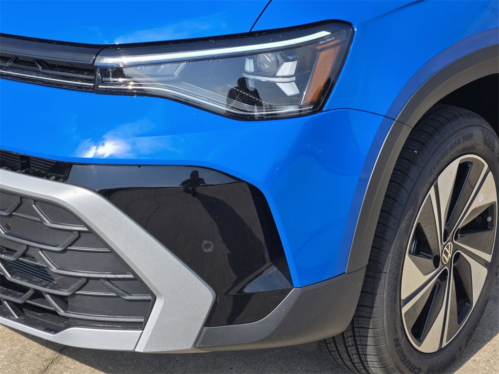 New 2025 Volkswagen Taos SE image 6