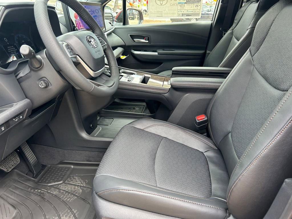 New 2026 Toyota Sienna Platinum image 11