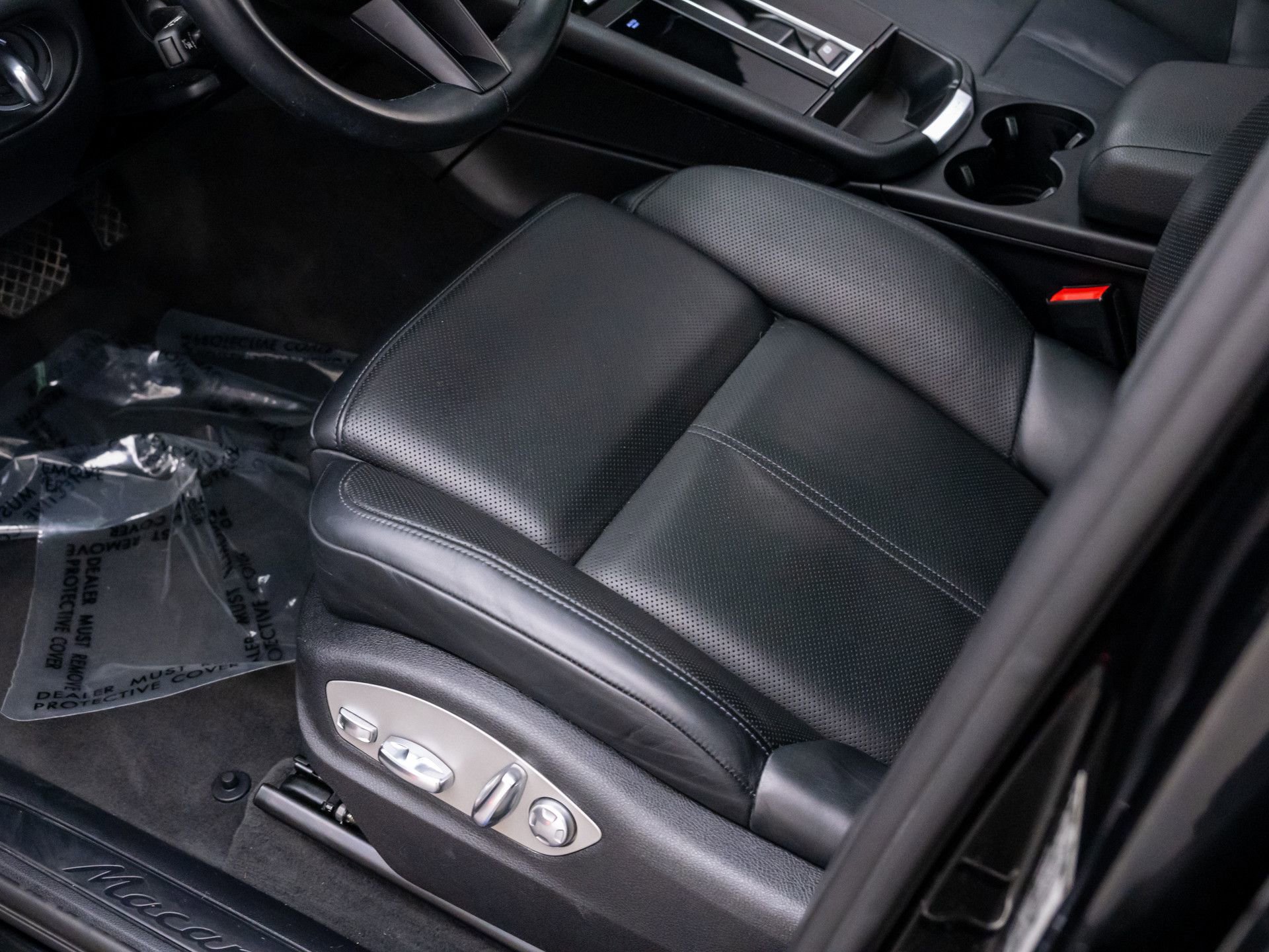 Certified 2023 Porsche Macan AWD/4WD image 15