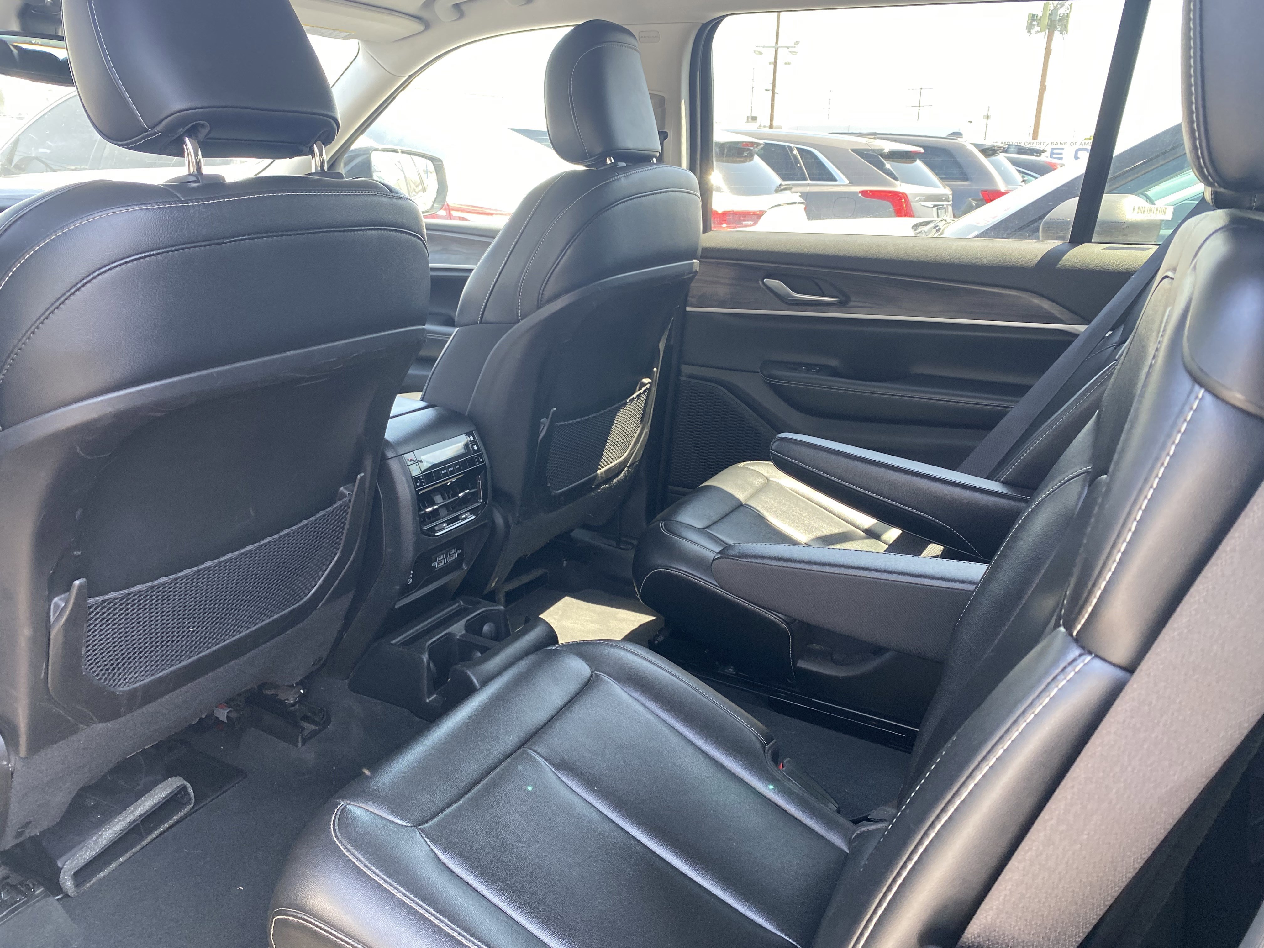 Used 2023 Jeep Grand Cherokee L Limited image 14