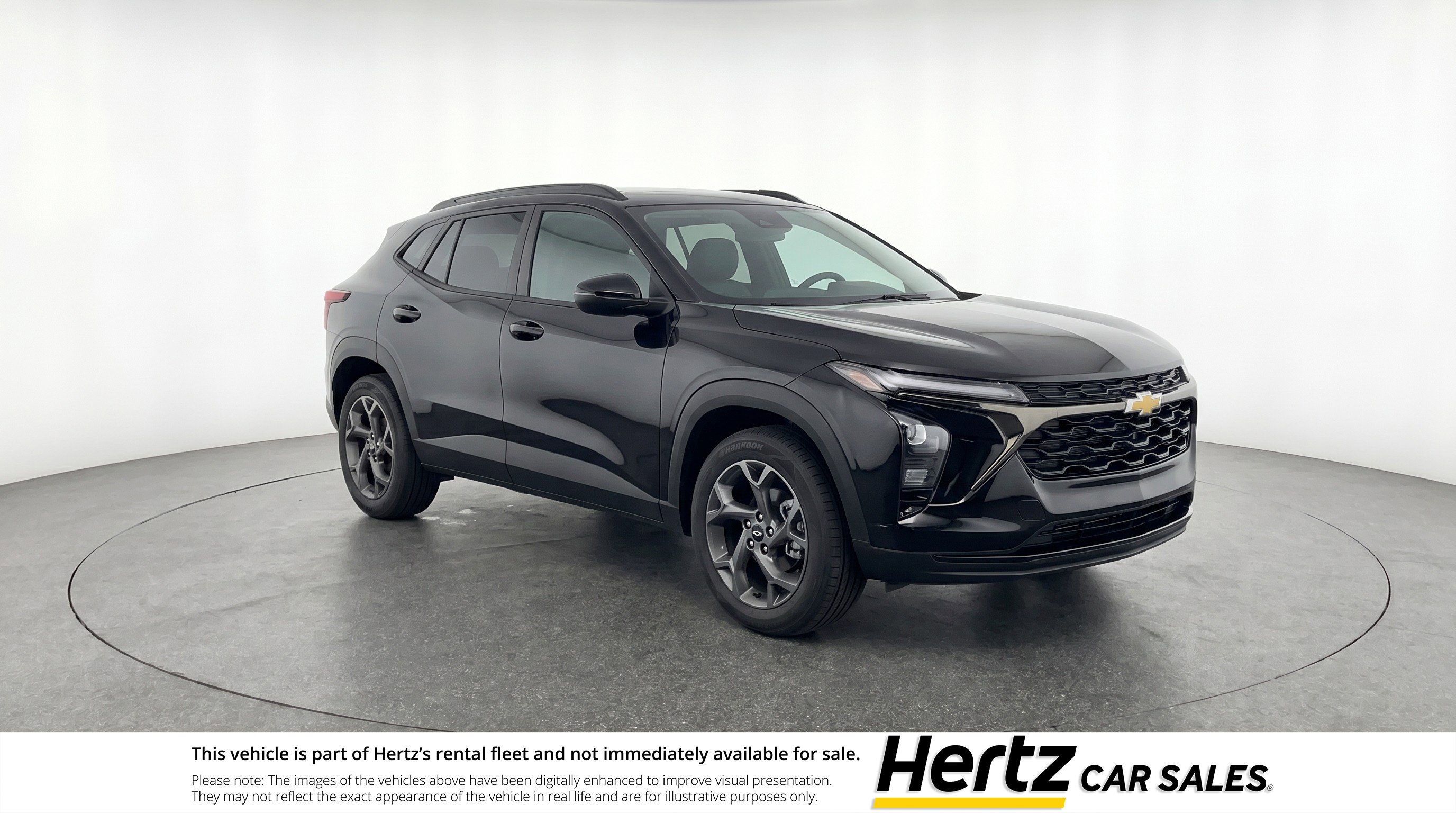 Used 2025 Chevrolet Trax LT FWD image 1