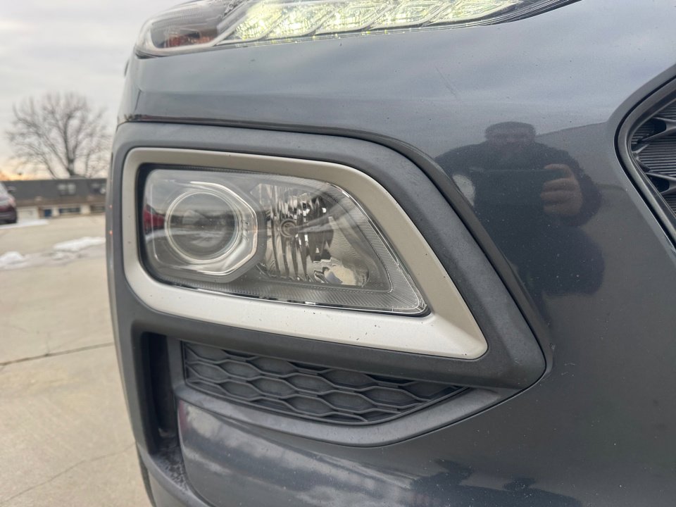 Used 2018 Hyundai Kona SE FWD image 28