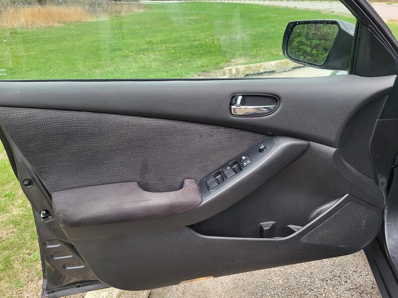 Used 2012 Nissan Altima 2.5 S FWD image 25