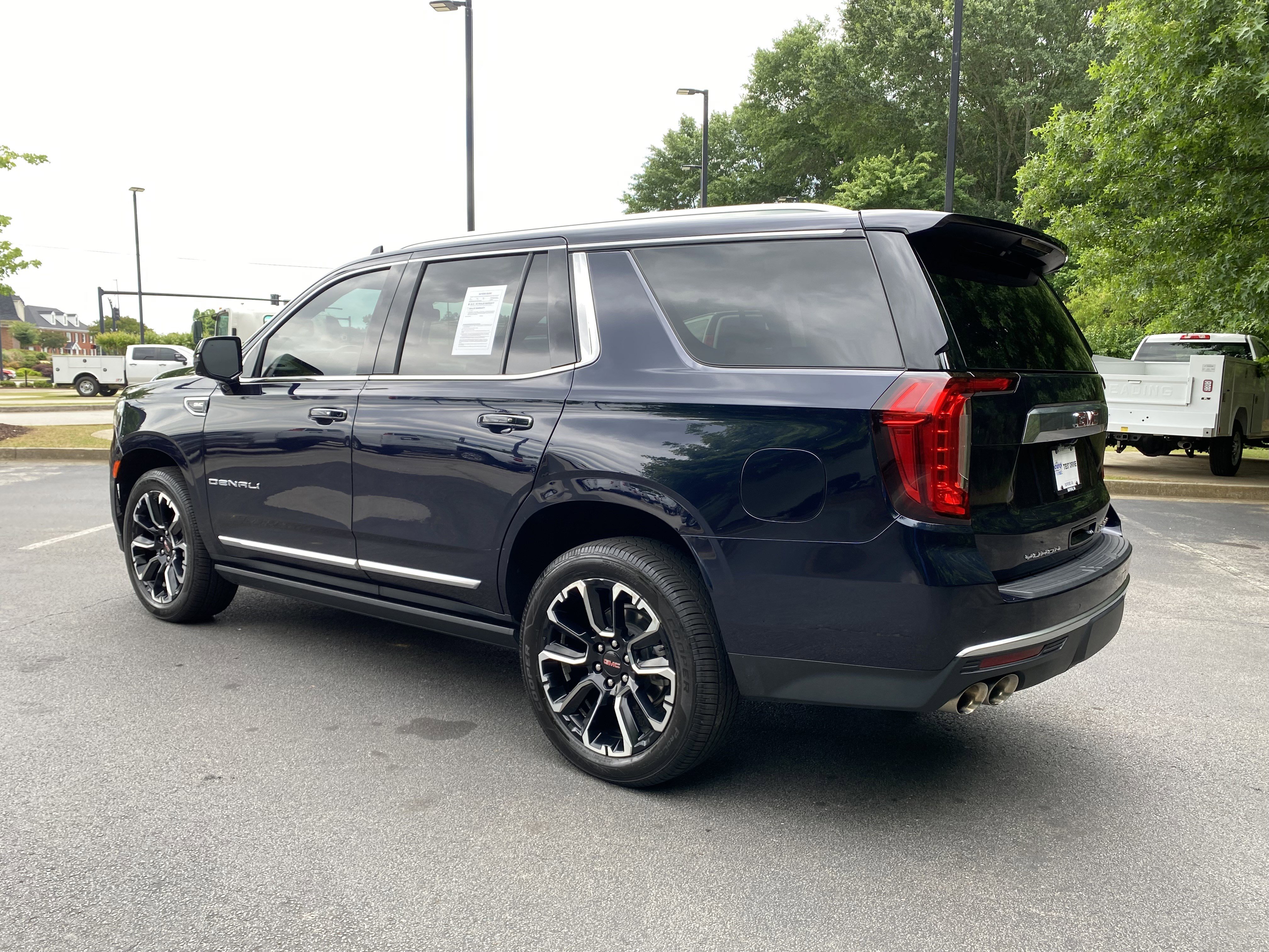 Used 2023 GMC Yukon Denali RWD image 7