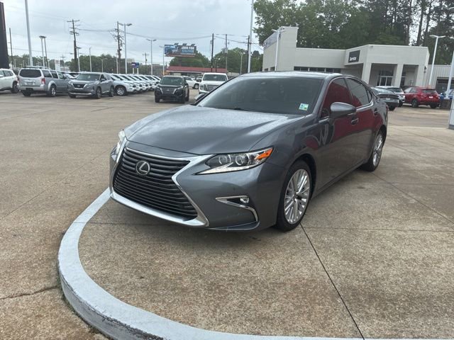 Used 2016 Lexus ES 350 w/ Luxury Package w/Wood Trim image 3