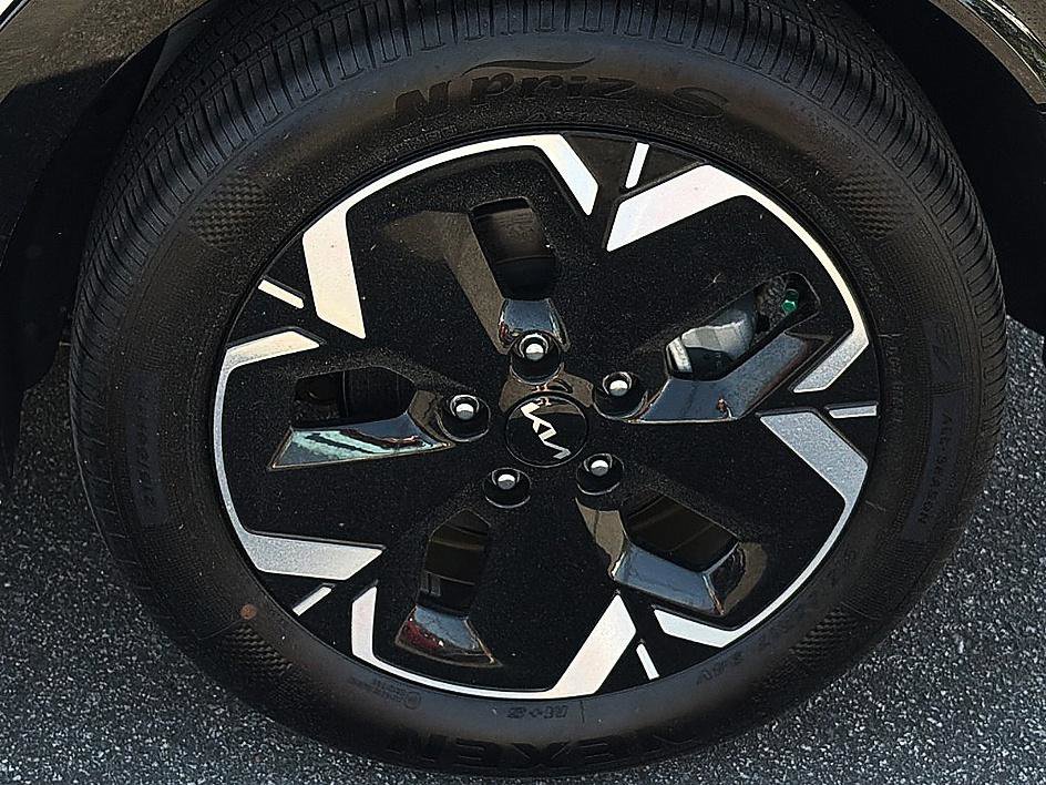 Used 2024 Kia Niro Wind FWD image 7