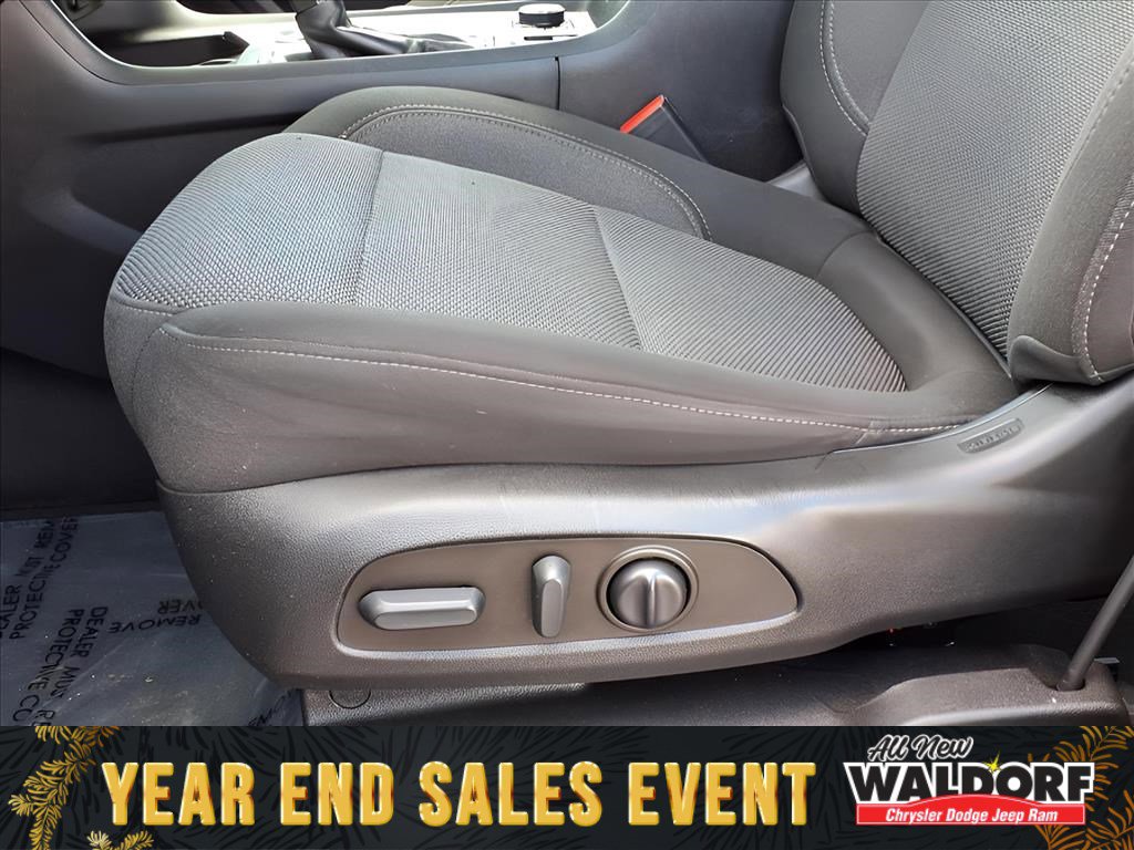 Used 2022 Chevrolet Traverse LT image 9