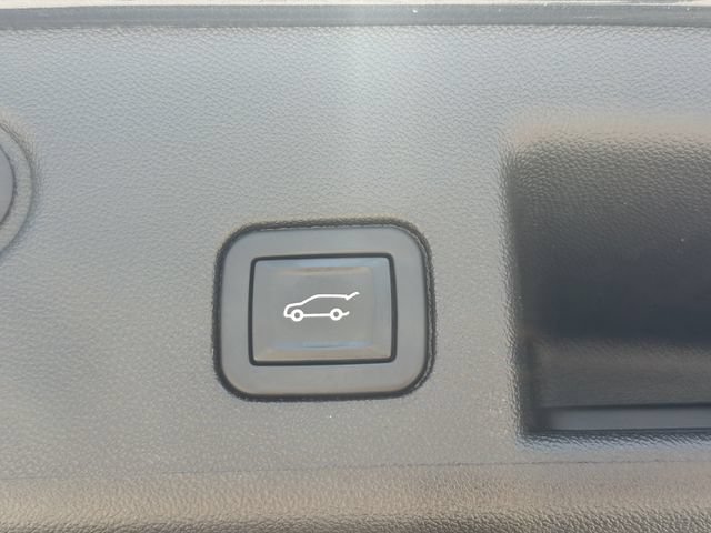Used 2022 Chevrolet Equinox Premier FWD image 14