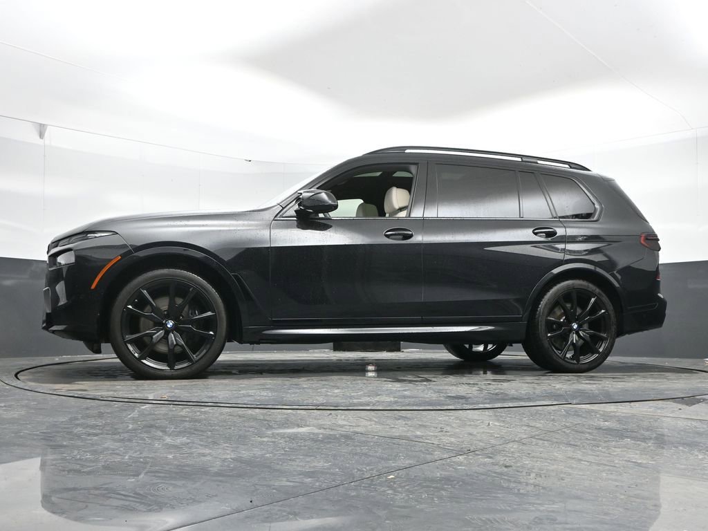 Used 2025 BMW X7 M60i image 53