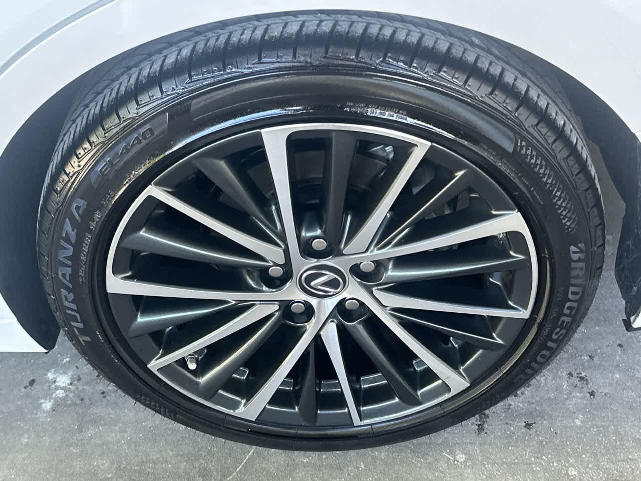 Used 2025 Lexus ES 350 w/ Premium Package FWD image 11