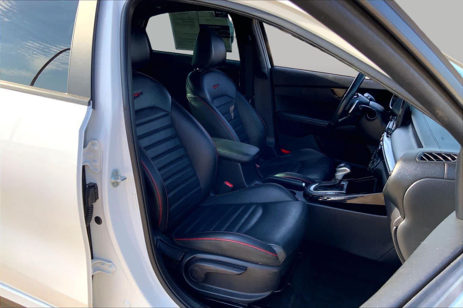 Used 2021 Kia Forte GT w/ GT2 Package FWD image 9