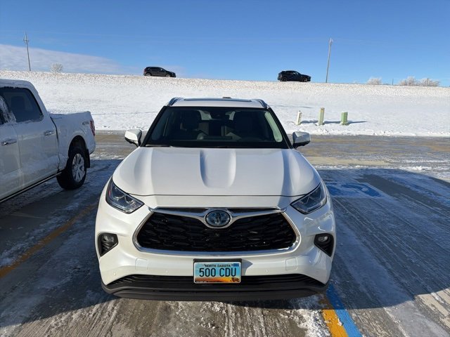 Used 2024 Toyota Highlander Limited image 10