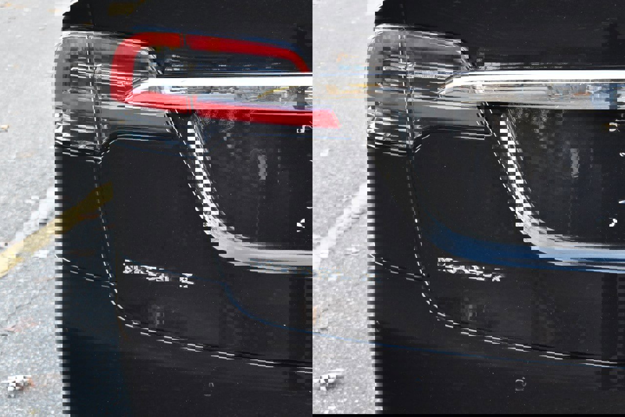 Used 2018 Tesla Model X 75D image 41