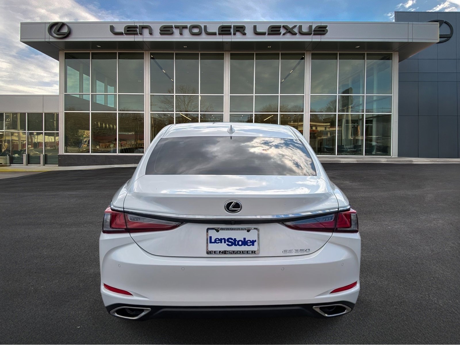 Used 2025 Lexus ES 350 w/ Premium Package image 4