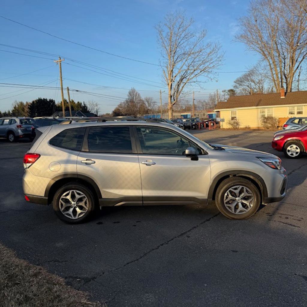 Used 2020 Subaru Forester Premium AWD/4WD image 5