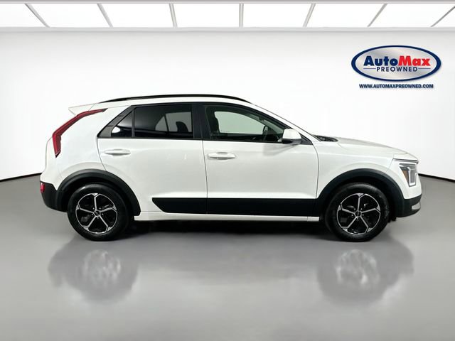 Used 2023 Kia Niro LX image 9