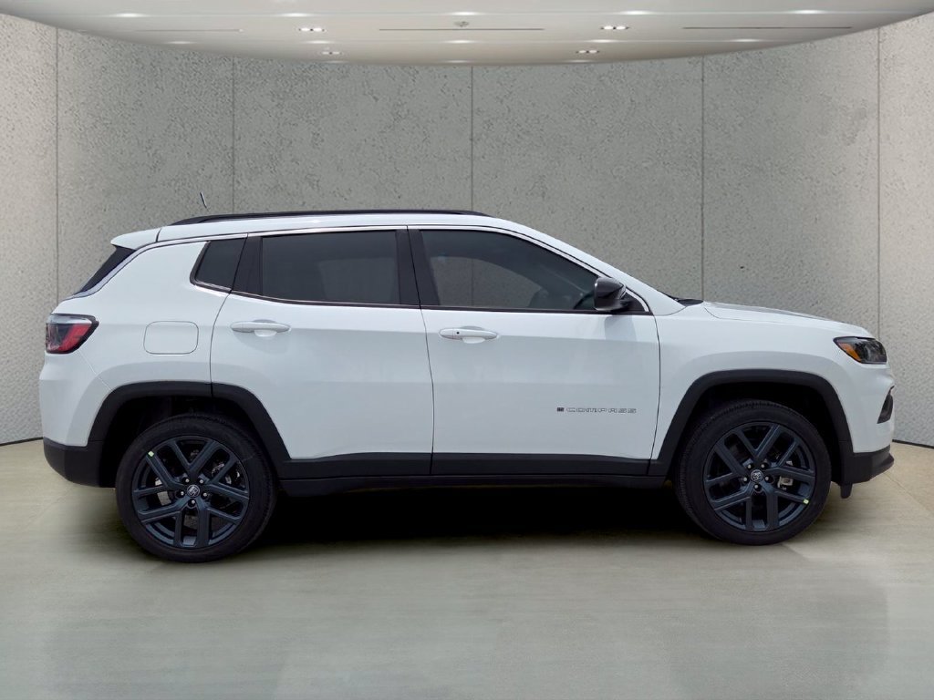 New 2026 Jeep Compass Latitude AWD/4WD image 3