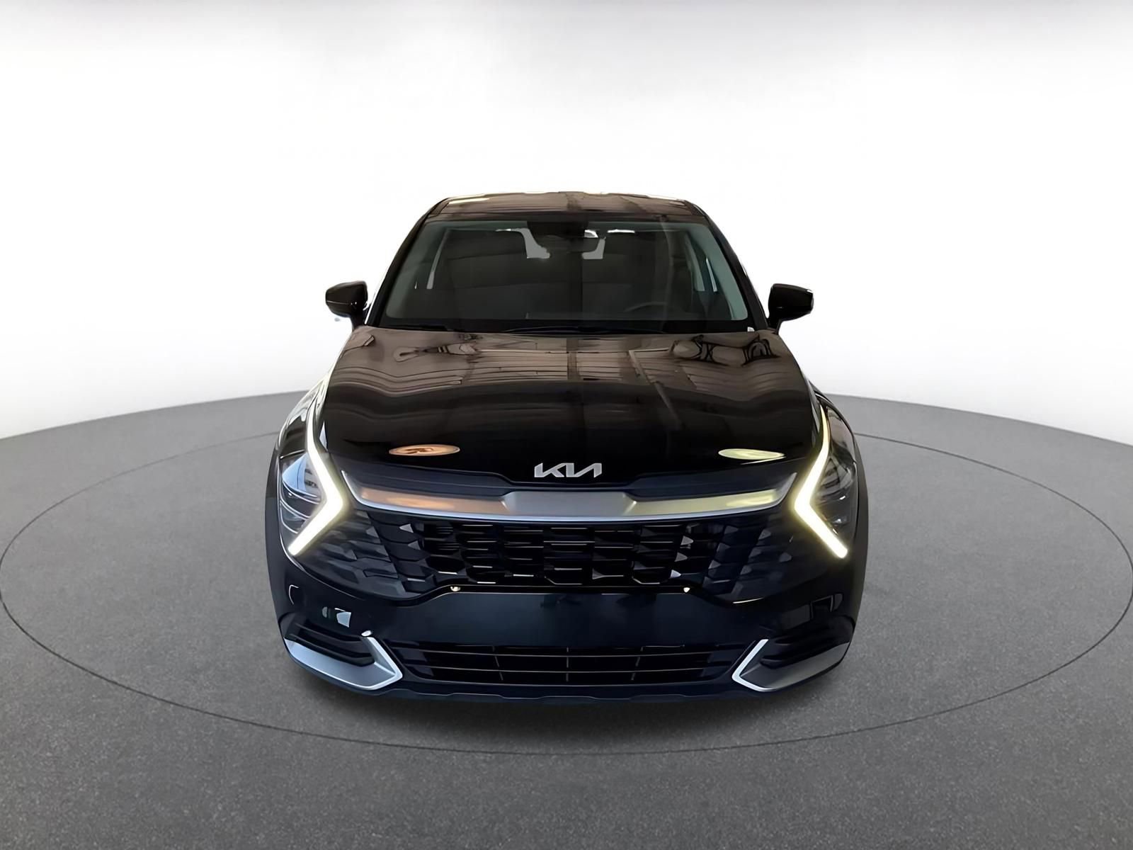 Used 2025 Kia Sportage LX image 6