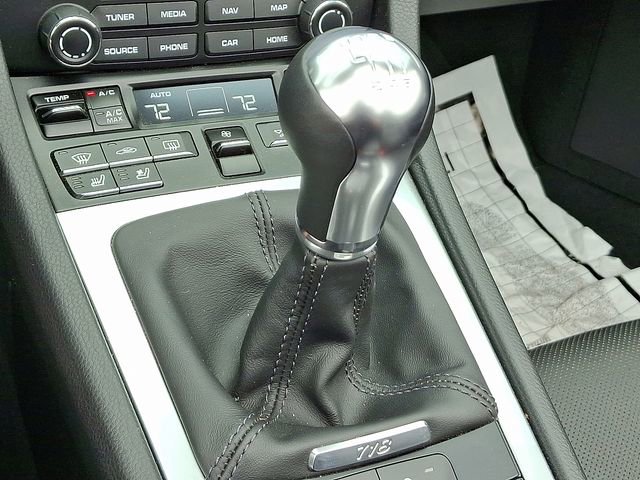 Used 2022 Porsche 718 Boxster S image 13