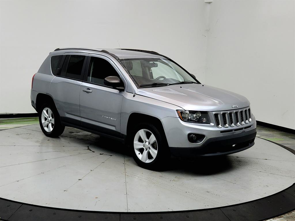 Used 2017 Jeep Compass Sport w/ Power Value Group FWD image 3