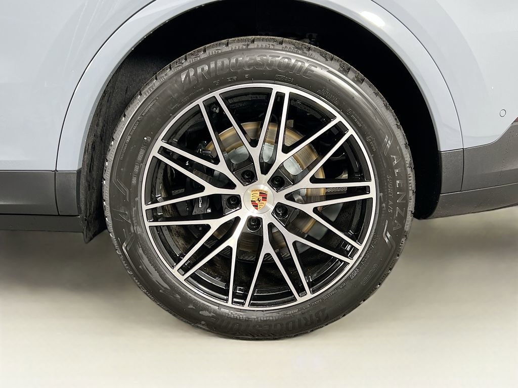 New 2026 Porsche Cayenne image 33