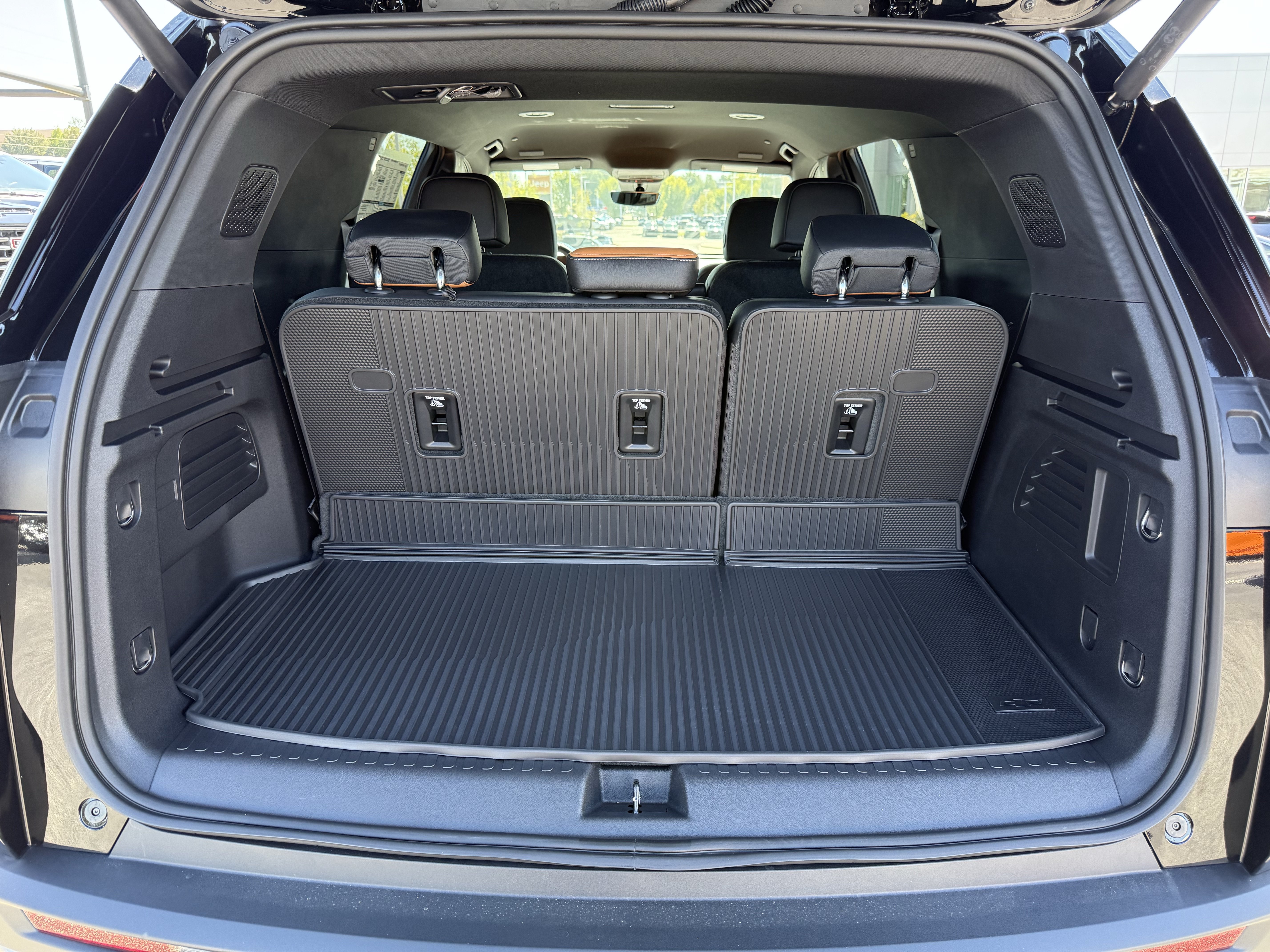 New 2027 Chevrolet Traverse Z71 w/ Enhanced Driving Package AWD/4WD image 34